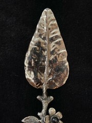 Bombay Company 2000’s Silver Color Woodsy Leaf Floral Cake Pie Server