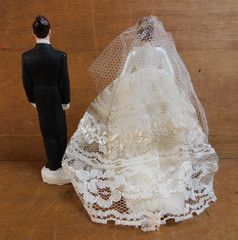 Vintage 1950 Bride Groom Cake Topper Wm Lewin Lace Skirt