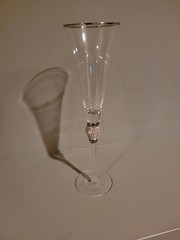 Trinkware Toasting Champagne Flutes 11″ Tall – Set of 2 – Gold Rim & Rhinestones