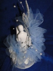 New Vintage Wilton «Lustrous Love» Wedding CakeTop, white porcelain,blue 117-625