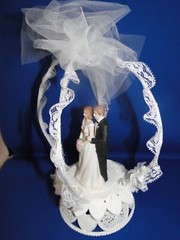 New Vintage Wilton Wedding Bliss Wedding Cake Top, Black coat # 117-7332