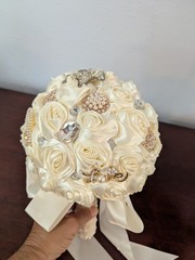 Handmade Ivory Silk Rose Bud Bridal Bouquet w/Rhinestones Pearls Brooches 24″