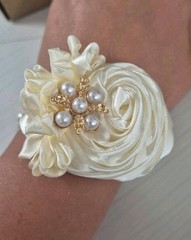 Elegant Ivory Satin Flower Wrist Corsage – Faux Pearl Bracelet Wedding Prom