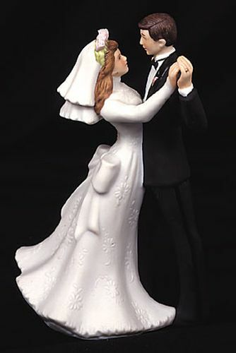 Roman Bride and Groom Porcelain Wedding Figurine Beautiful New 6″ Tall 99740