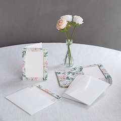 25 GOLD WHITE 7″ Paper Photo PICTURE FRAMES Cards Envelopes Favors Party Decor