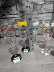 Set Lot of 5 Hand Painted Art 7.25″ Glass Champagne Flutes Wedding People Larry