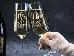 Champagne Flutes Personalized, Mr Mrs Champagne Glasses, Set 2 Engraved Glasses