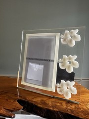 Beautiful Clear Acrylic Photo Frame With Three Lilies, Holds 4×6 Photo, 7”x7”
