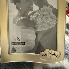 Malden picture frame Just Married 5 x 7 Gold tone finish