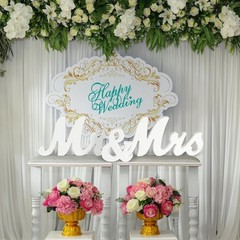 WHITE Glittered Wooden Mr & Mrs Freestanding Wedding Table DISPLAY SIGNS Party