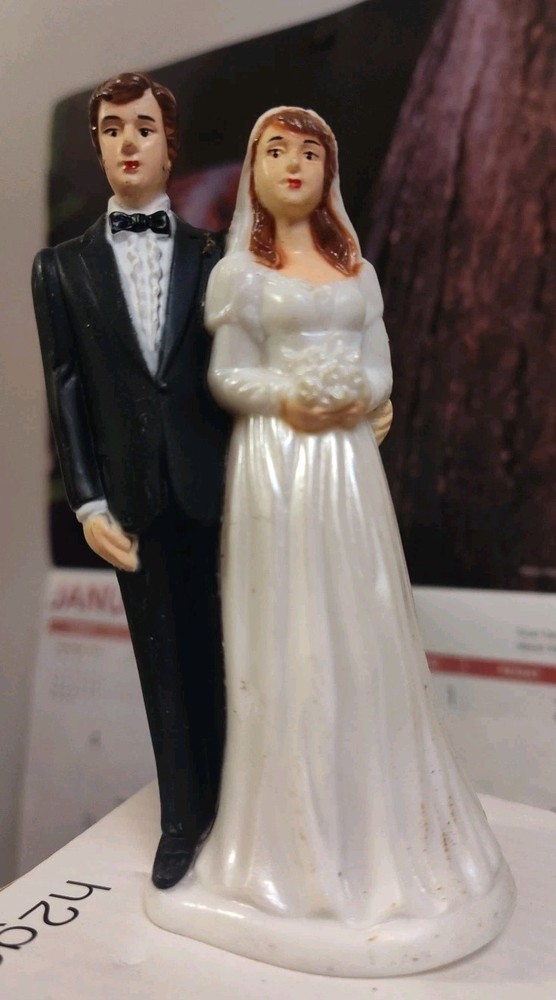 Vintage~~ Bride and Groom~~Wedding Cake Topper~~4.5″ Tall