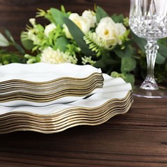 10 WHITE 9″ Round PLASTIC Salad Dinner PLATES Gold Wavy Rim Wedding Party