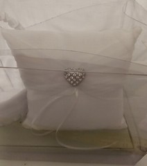 Darice VL414PB, Pillow Basket Rhinestone Heart Sheer Set, White, Wedding,.READ