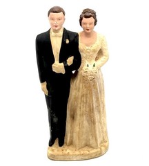 Vintage Chalkware Bride And Groom Wedding Cake Topper Pfiel & Holing 1950s 4 1/8