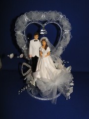 New Elegant Wedding Caketopper with Bride & Groom, decored HEART background #128