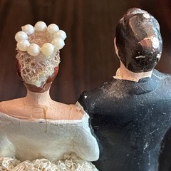 Vintage Bride & Groom Wedding Cake Topper Ceramic 1950s 4″ Lace Dress