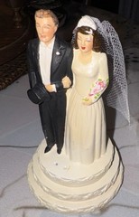 5 1/2″ Vintage Coast Novelty Bride & Groom Wedding Cake Topper Without Trellis