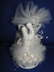 New Vintage Wilton «Lustrous Love» Wedding CakeTop, white porcelain 117-621