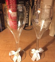 Bride and Groom Etched Decorative Champagne Flutes Glasses w/ Ribbons 8 1/2″