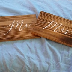 Wooden Mr & Mrs Wedding Table Sign Set of 2, Brown & White Wood Boards