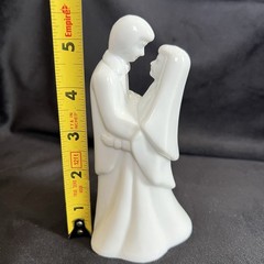 Vintage White Porcelain Wedding Cake Topper Bride Groom Romantic Figurine 5.5”