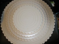 Wilton Circles of Strength 5 Scalloped Separator Plates 18″, 14″, 12″, 10″, 8″