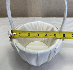 STUDIO HIS & HERS Bridal Wedding Flower Girl Basket Satin White Bow 2011