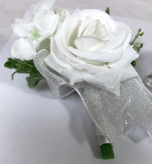 White Rose Corsage and Boutonniere Set Pearl Wristlet For Wedding 2 Pcs