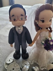 Bride and Groom Cake Topper – Figurine Wedding and Engagement Party Decor