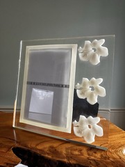 Beautiful Clear Acrylic Photo Frame With Three Lilies, Holds 4×6 Photo, 7”x7”