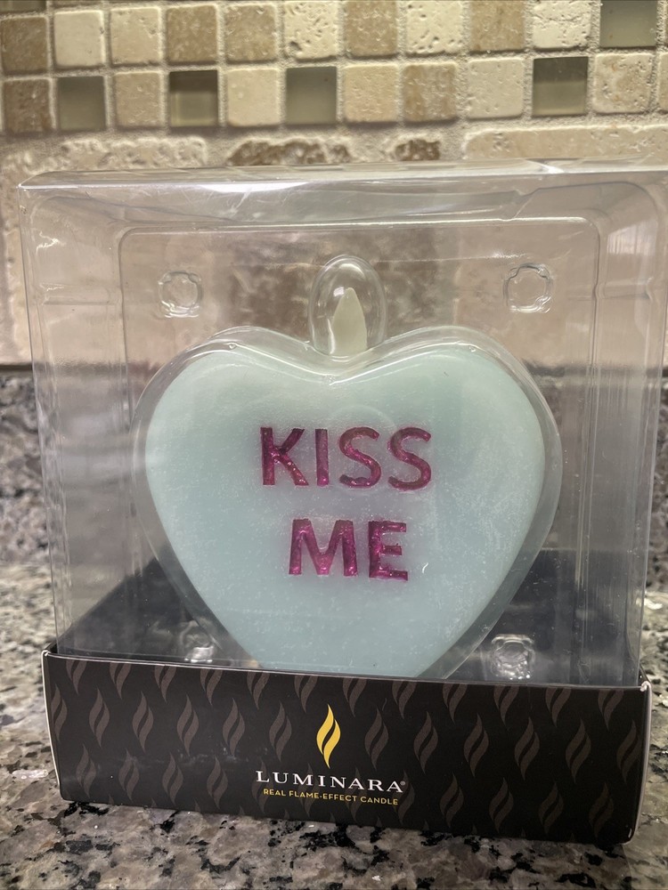 Candy Heart Kiss Me Candle- Flameless Real-Flame Romantic Battery Fresh Mint