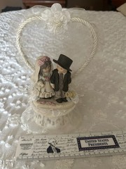 Vintage Porcelain Bride Groom Wedding Cake Topper Lace Heart 9” x 7” Tiered Bas
