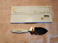 Vintage Designer Porcelain Wedding Cake Knife Server Lefton Japan Boxed «Belk»