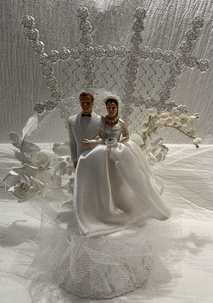 RARE Vintage 1959 Coast Novelty Wedding Cake Topper Bride Groom Rosettes Lace