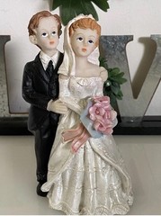Vintage Shabby Chic Wedding Bride and Groom Resin Wedding Cake Topper 5.5″ Tall