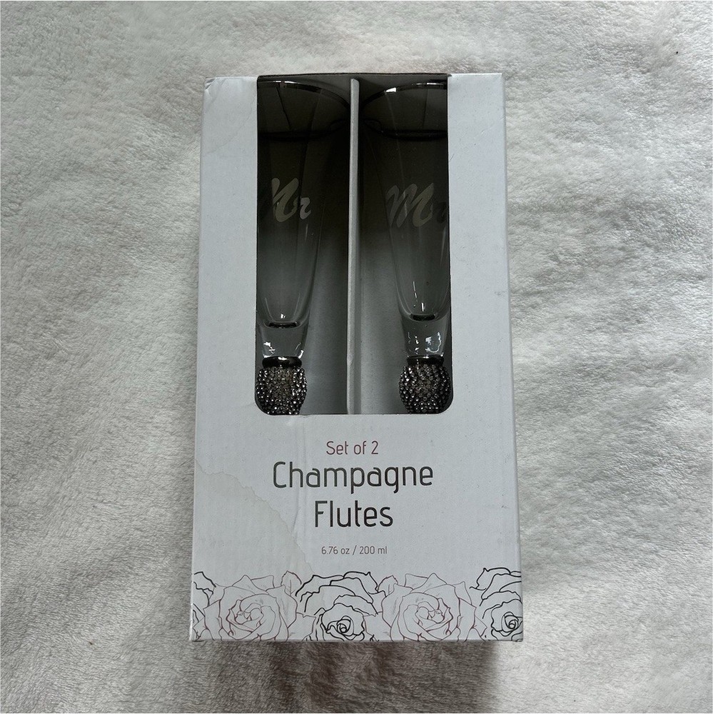 Mr & Mrs Wedding Champagne Flutes Set of 2 Clear Glass 200ml Modern Novelty
