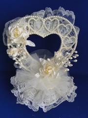 New Elegant Hortense B Hewitt, Co. Ivory Lacy Heart / Roses Wedding Caketop #411