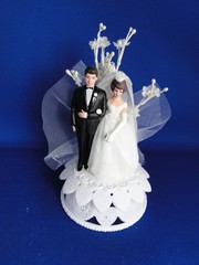 New Vintage Wilton Petite «Dainty Charm» , black tux Wedding CakeTop, 104-32310