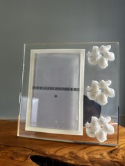 Beautiful Clear Acrylic Photo Frame With Three Lilies, Holds 4×6 Photo, 7”x7”