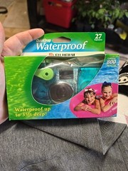 Fujifilm QuickSnap Waterproof Up To 35 Feet 800 35mm Disposable Camera