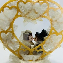 Vintage 1980 Coast Novelty Wedding Cake Topper Kissing Bride Groom Heart Decor