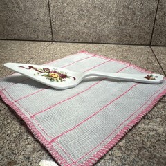 Vintage Royal Albert Cake Serve Knife Bone China England Roses very beautiful