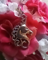 NEW 4″ Long Artificial Hot Pink Rose Wrist Corsage With Metal Unicorn Charm