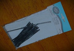 Make ‘N Mold ~ WEDDING FAVOR BAGS 25 CT – Clear/White Swirls, Silver Ties #W5040