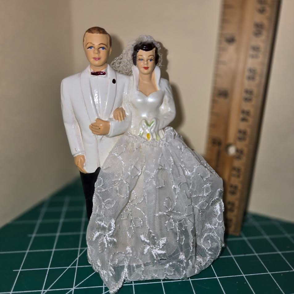 Vintage 1950s Wedding Cake Topper Bride & Groom. Elizabeth Taylor Style Dress