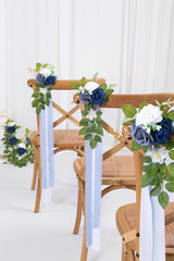 10 Blue Wedding Aisle Decorations with Rose & White Flowers – 5.5″x13
