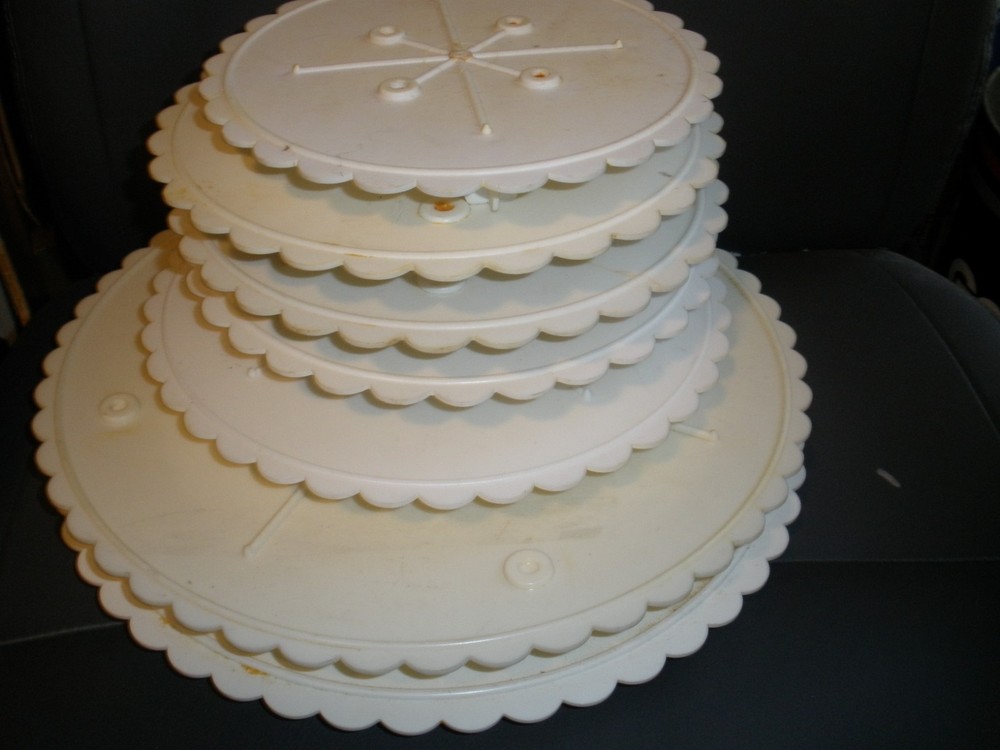Wilton Circles of Strength 7 tier Cake Separator Plates Scalloped 4 Different Sz