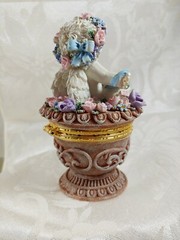 (2000) DREAMSICLES «Full Blossom» 11729 4 1/2″ hinged trinket box resin