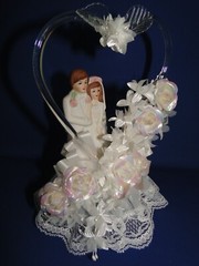 New Elegant Bride & Groom Caketopper with rose floral array & white lace #202