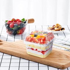YOIYINI 25Pcs 8oz Mini Square Clear Dessert Cups with Lids and Spoons,Plastic